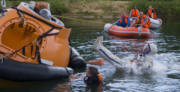 ЦПК. ТРЕНИРОВКИ ПО «ВОДНОМУ ВЫЖИВАНИЮ»